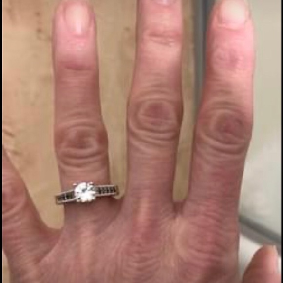 Engagement Ring - Picture 4 of 4